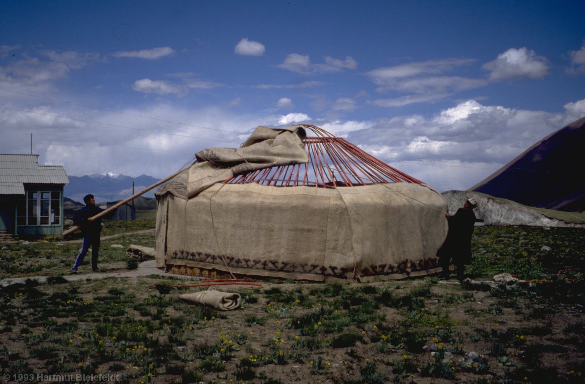 Bau einer kirgisischen Jurte