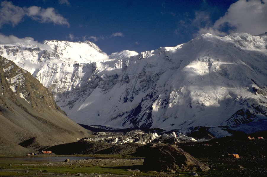 Ankunft im Basislager Moskvin (4400 m)