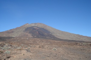Blick vom Mirador de Chio zum Pico Sur. Der 1798er Ausbruch ist klar zu erkennen. Hinten schaut der Teide hervor.