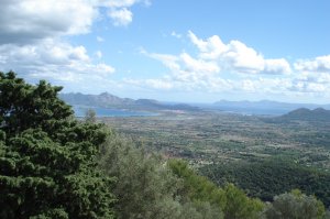 Blick vom Puig de Maria nach Alcudia