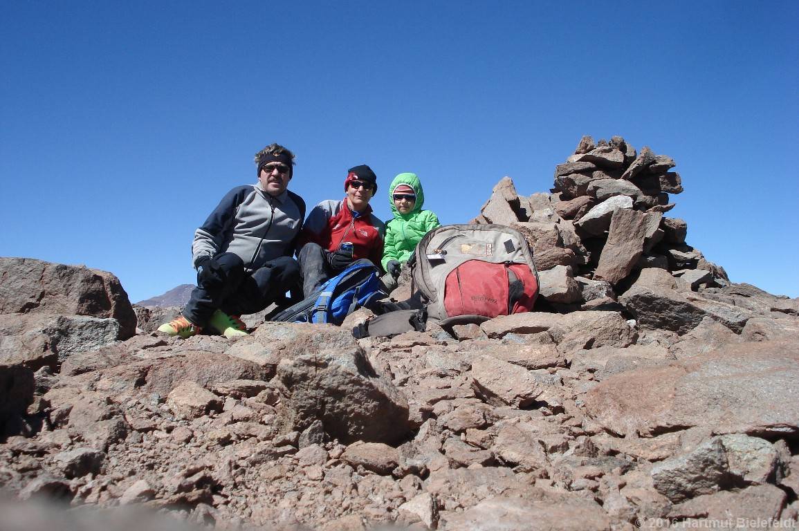 Familienbild auf dem Gipfel