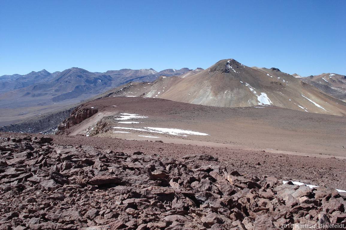 On the flat summit of Tatio Sur, 5200 m