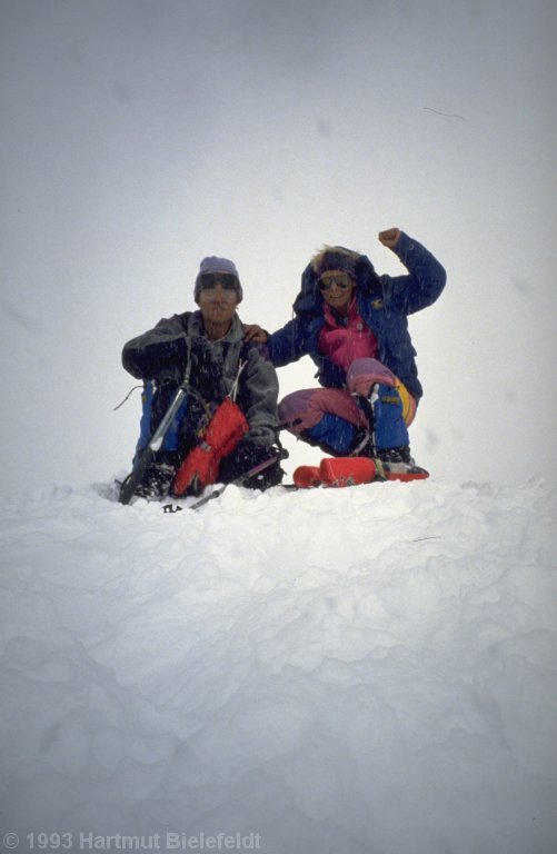 The summit is reached - 7105 m. Unfortunately the sight is zero.