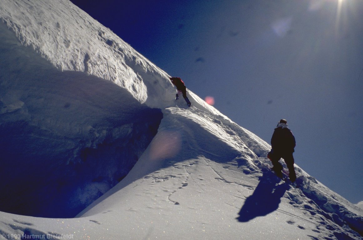 Only this crevasse has to be passed, then the way is clear