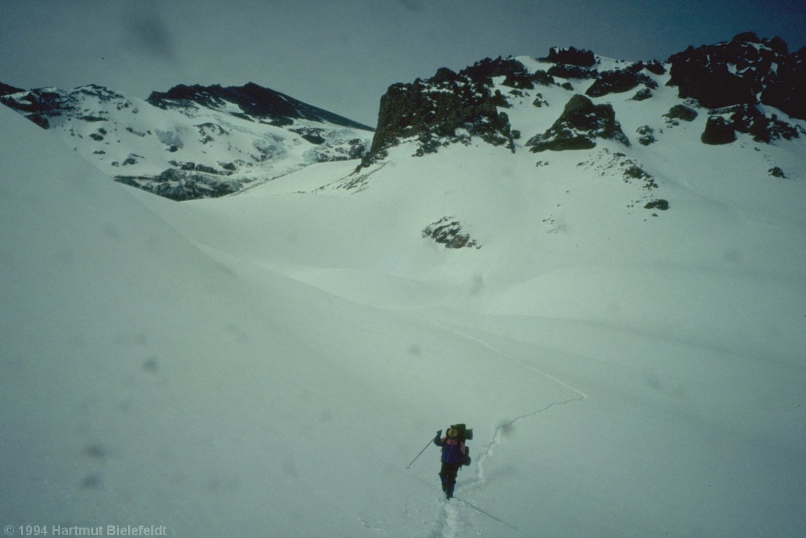 Wir kommen im tiefen Schnee kaum mehr voran und müssen bald umdrehen.