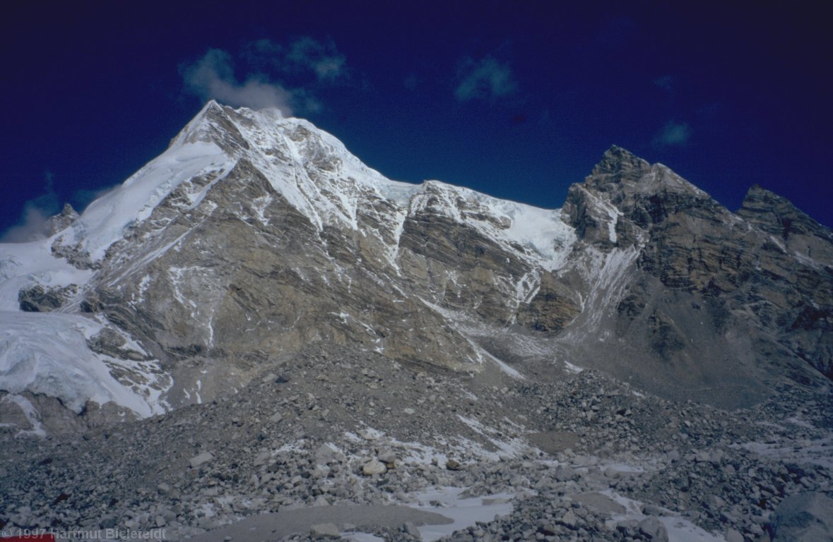 Directly across the glacier stands Jobo Rabtsang, 6666 m.
