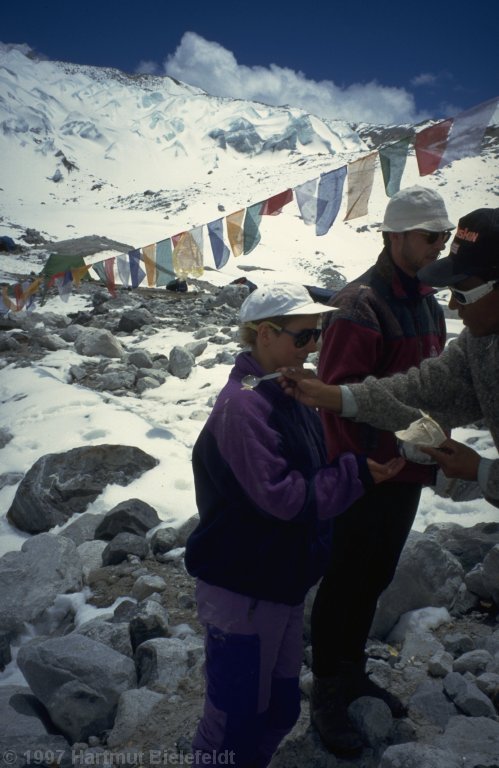 Puja-Zeremonie im Basislager.