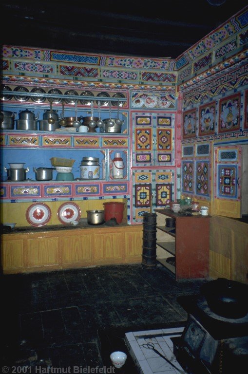 If you have a lot of nice tableware, you show it. Behind the decorated surfaces are closets.