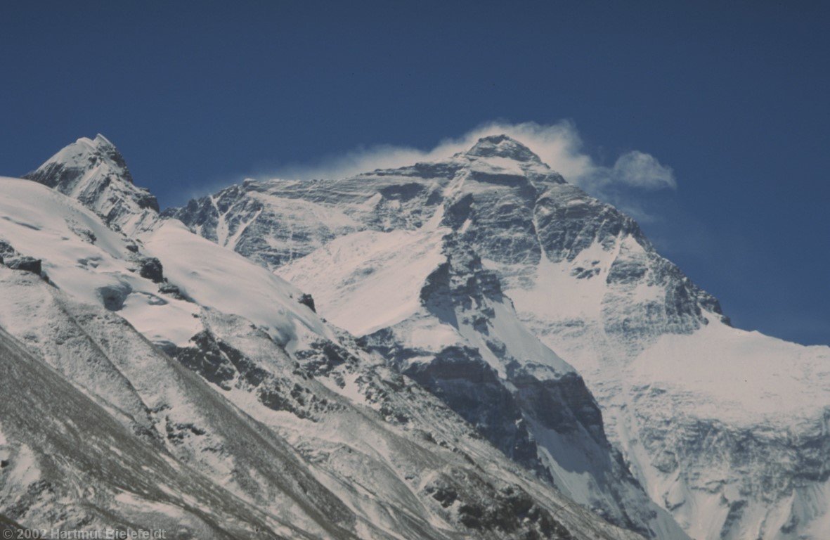 The upper region of the north ridge can be seen very well.