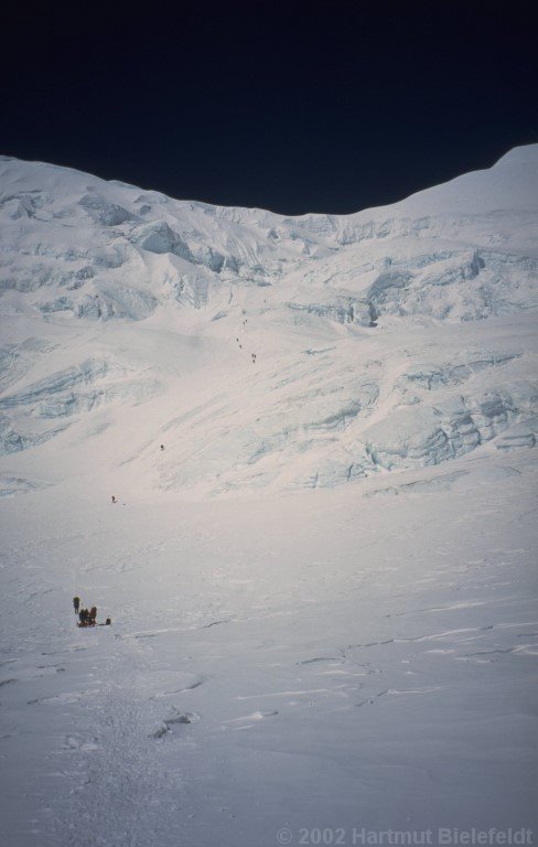 The final slope to the north saddle is about 400 meters high.