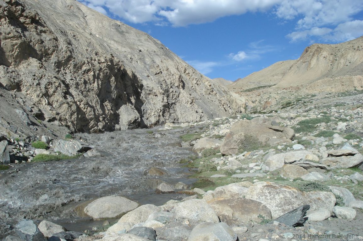 Nachmittags ist das Wasser schwarz und rei�end