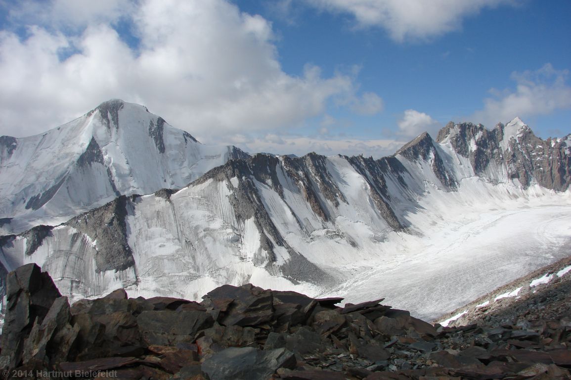 Gapo Ri und wilde Berge, teils ohne Namen