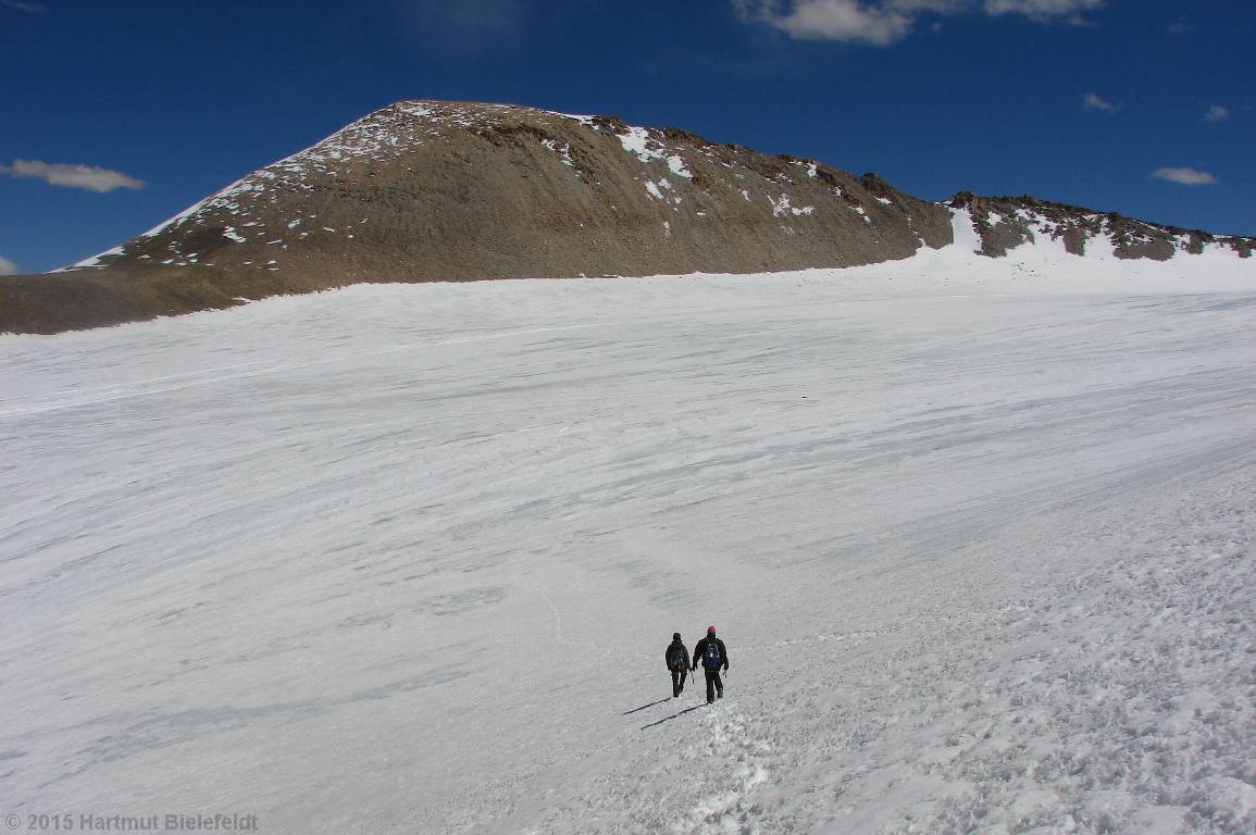 The south slope of P.6100 is completely snow-free