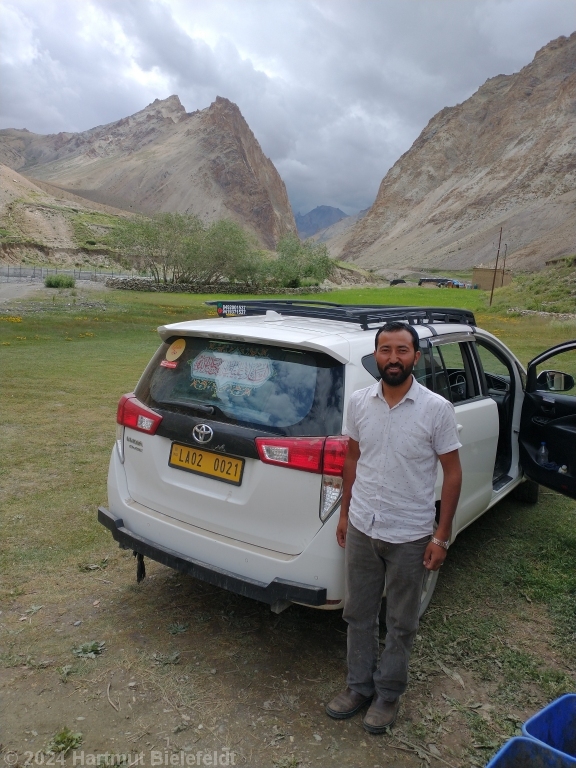 Unser Fahrer verabschiedet sich