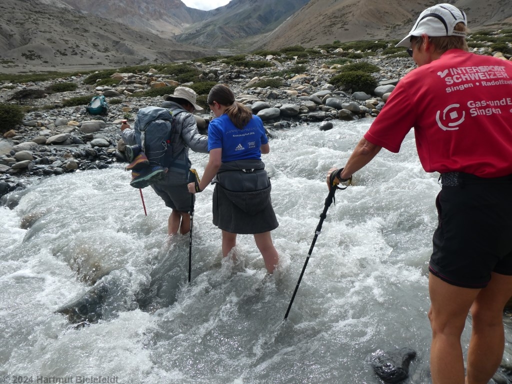 Bald müssen wir den Fluss überqueren