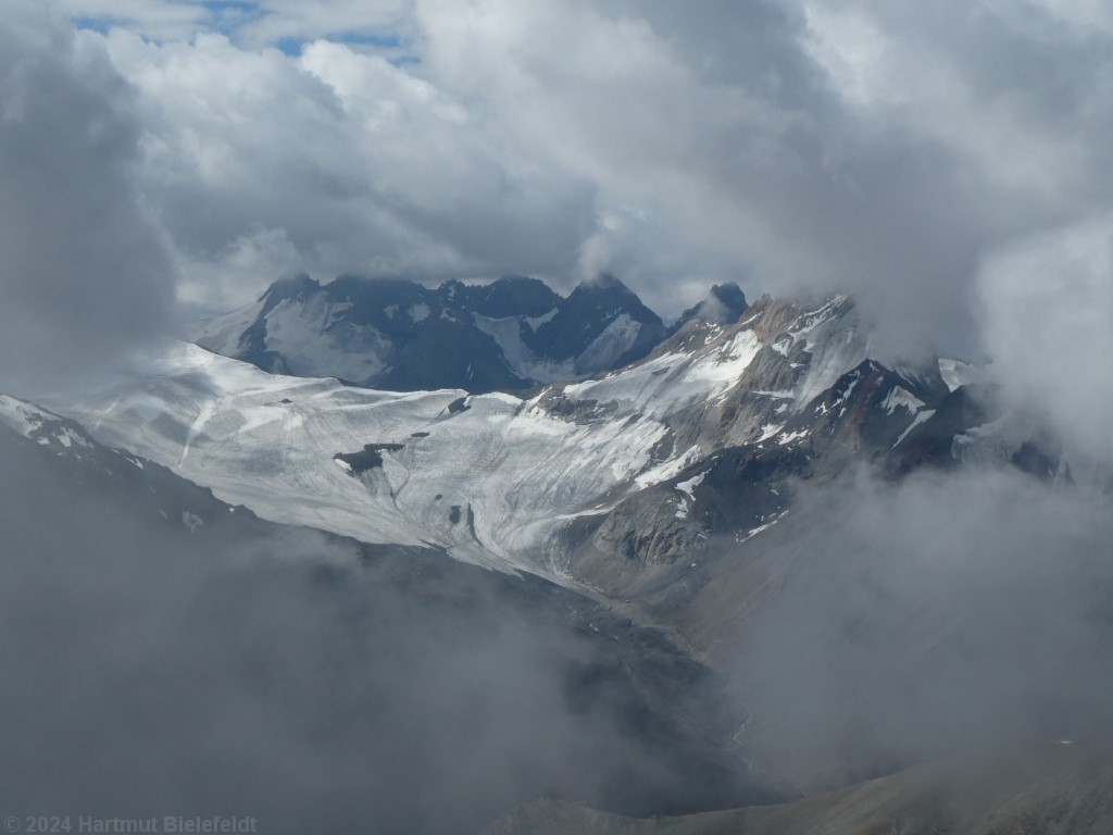 Die Festung sieht spektakulär aus, ist aber vermutlich auch nur 100 Meter höher.