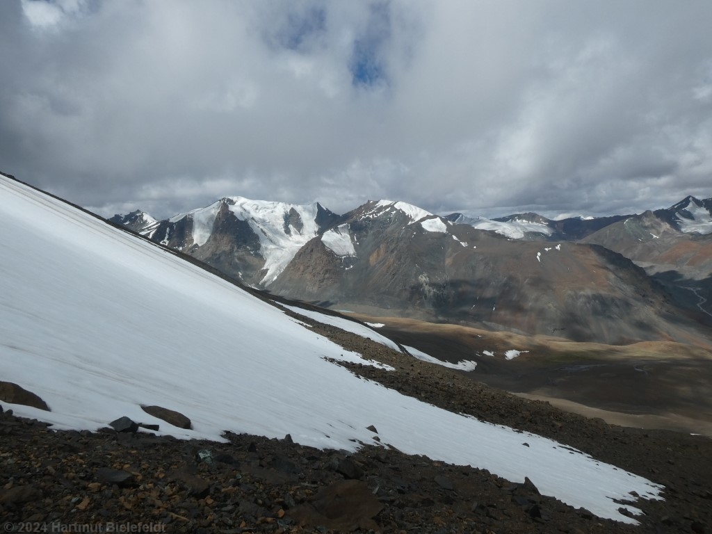 Hintergrund (unseres) Spang Nala Valley. Da gäbe es noch einiges zu tun.