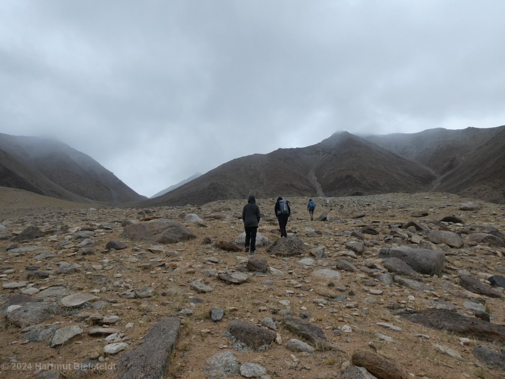 Wir marschieren voraus, bevor die Tragtiere da sind