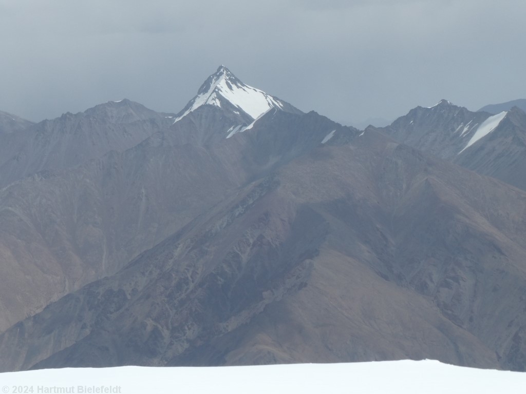 Chakula (6534 m) jenseits des Indus