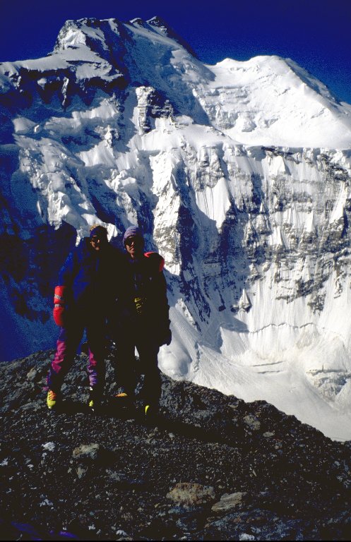 Auf dem Vorobjev (5691 m), Blick zum (riesigen) Pik Kommunismus