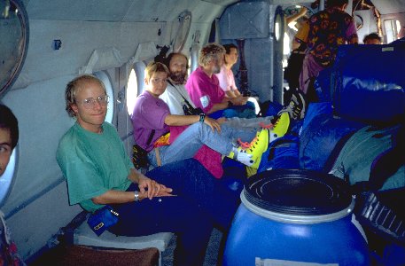 Besser eng geflogen als zwei Tage lang mit dem Lkw gefahren...