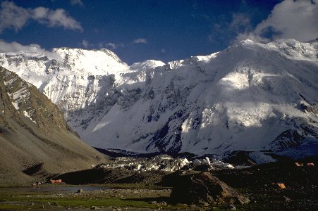 Ankunft im Basislager Moskvin (4400 m)